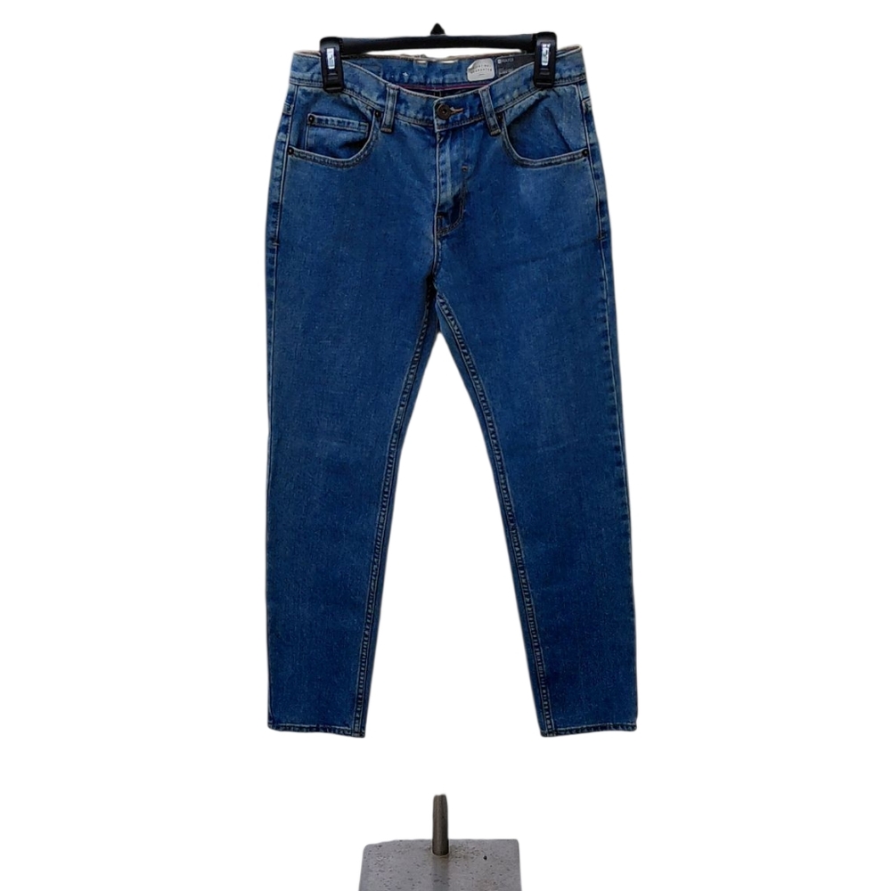 107732....Matrix Classic Tapered Straight Jeans Size 28x29, 8"Rise